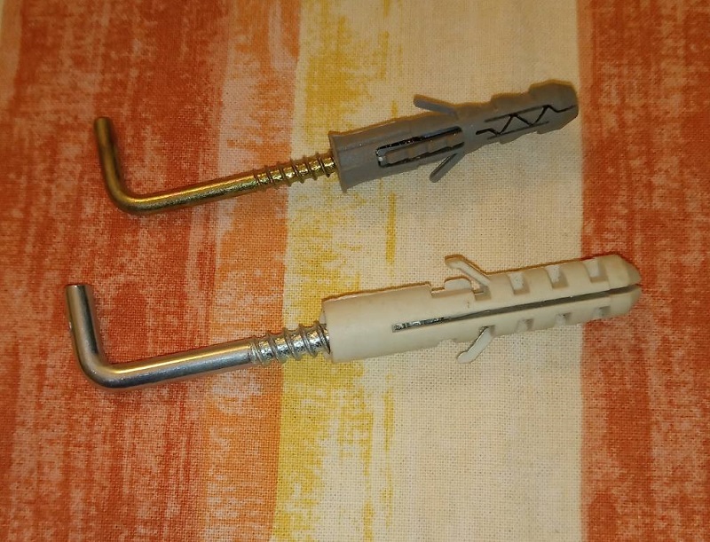 Крючки для установки бойлера