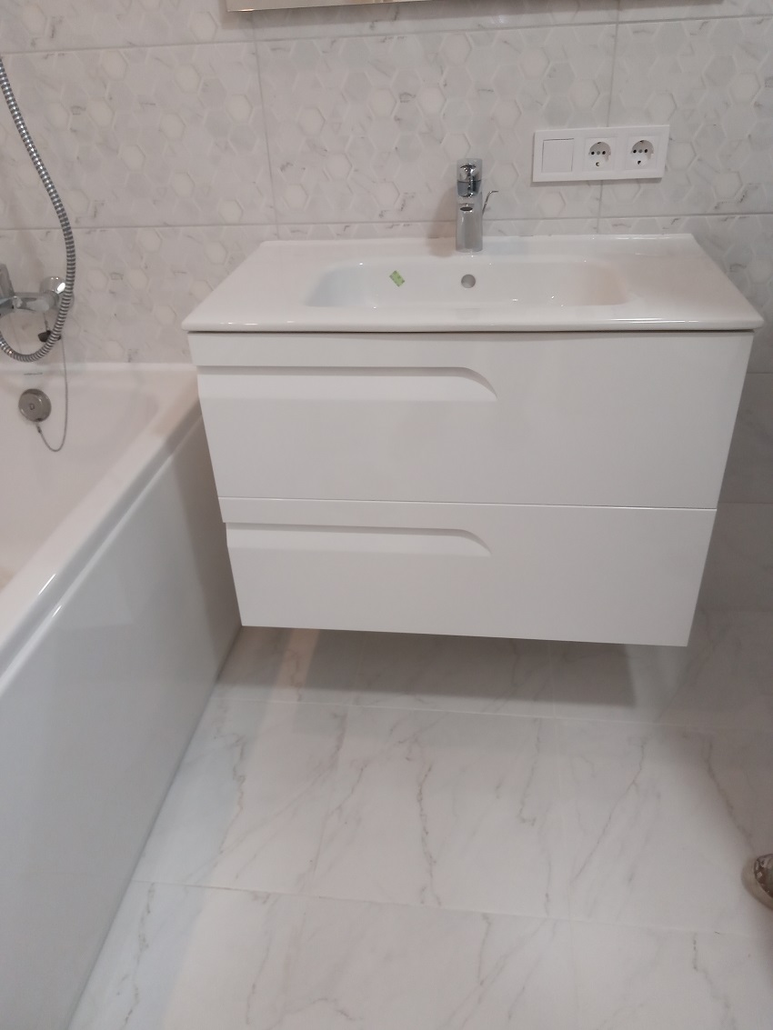 умывальник на тумбе