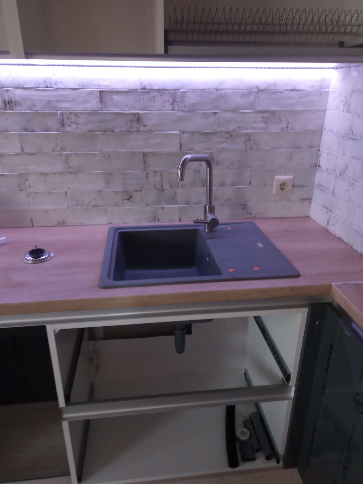 мойка кухонная в сборе