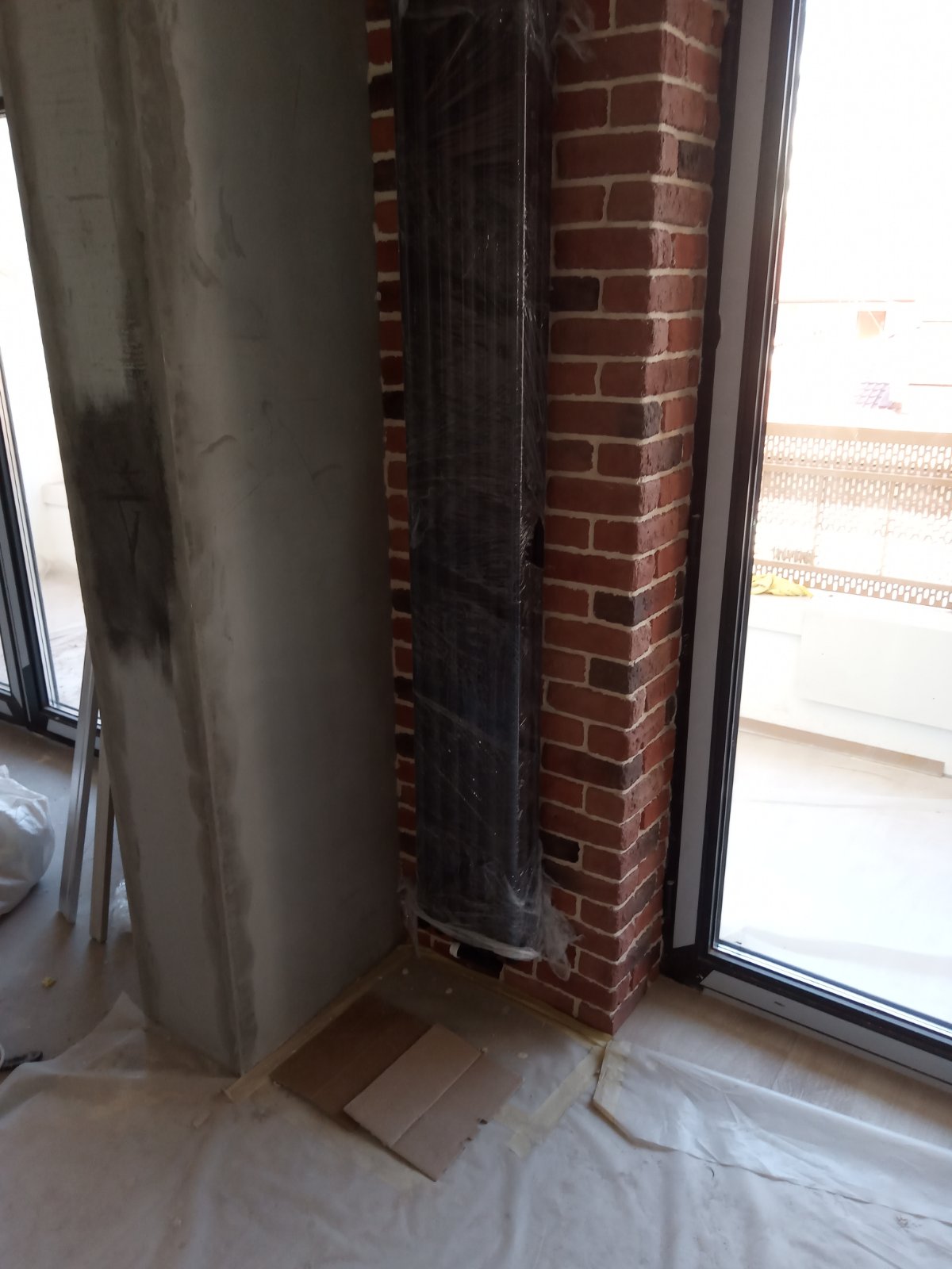 Настенный радиатор узкий и высокий